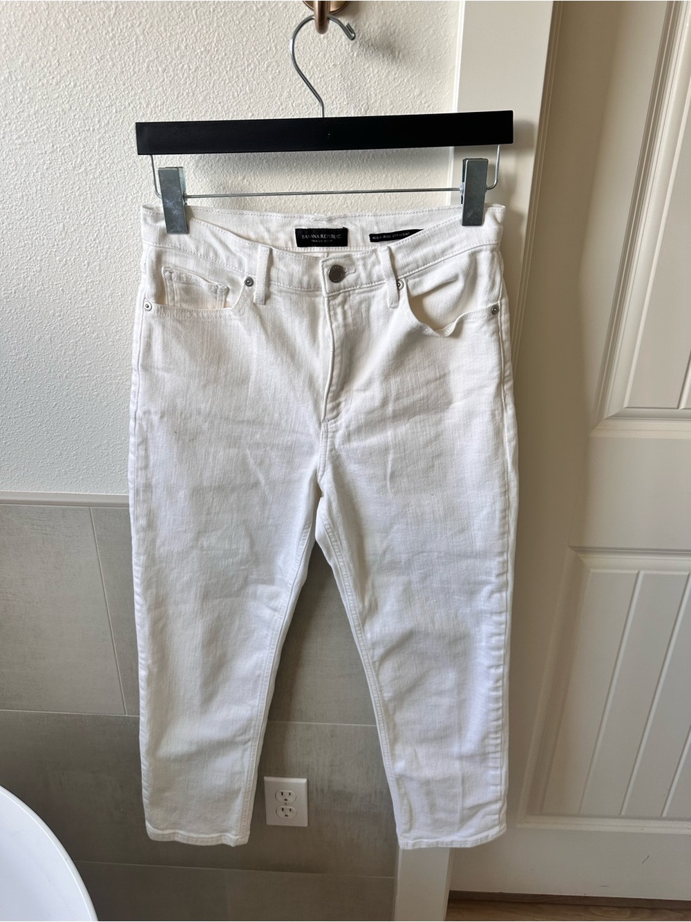 Banana Republic White Straight-Leg Women’s Jeans